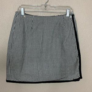 MOUNTAIN LAKE CASUALS 8 Petite Gingham Mini Skirt